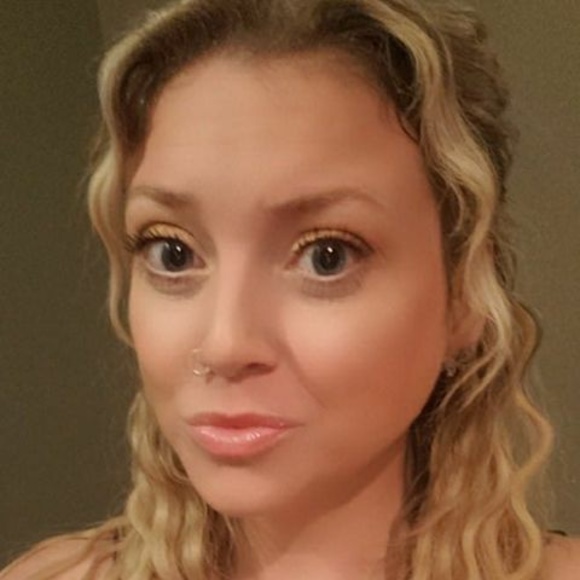 Meet your Posher, Jennifer - Picture 1 of 1